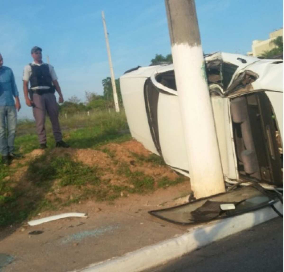 Motorista Perde Controle De Carro Atropela Pedestre E Capota Perto Da