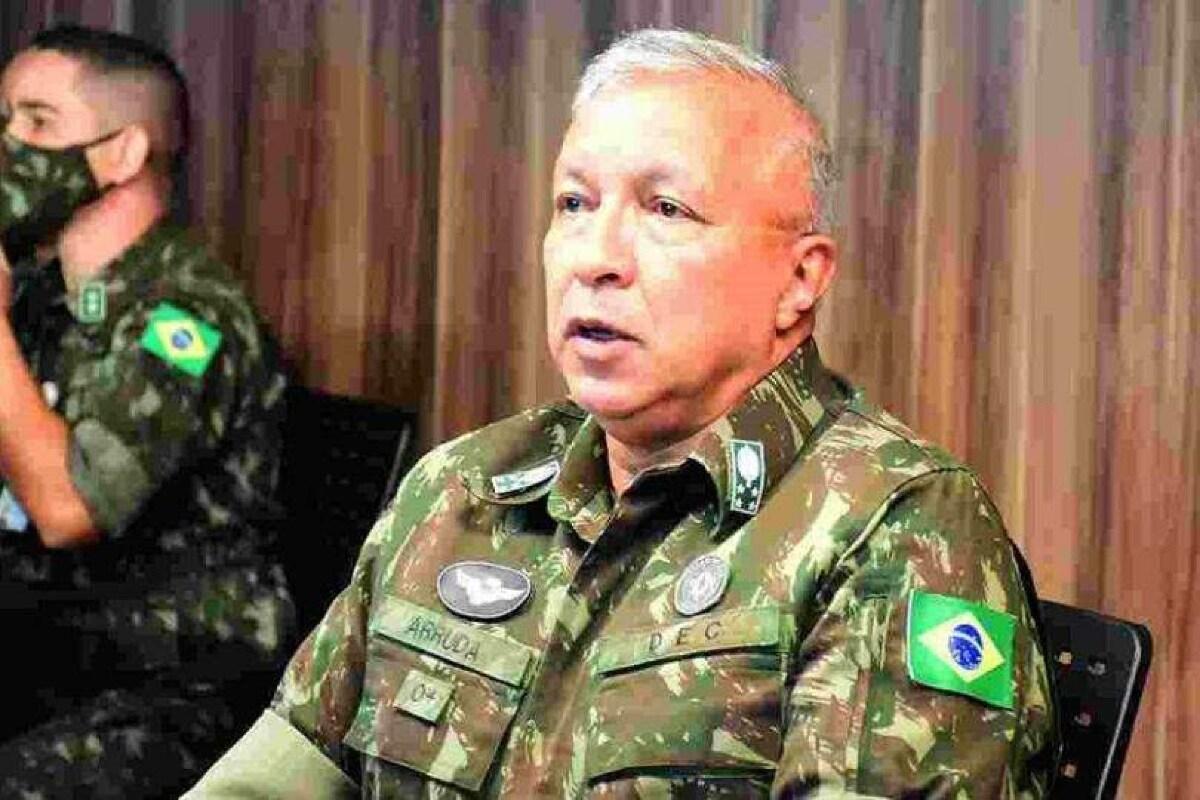 Sob pressão Exército antecipa cerimônia de posse de comandante