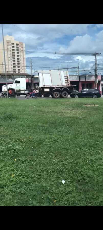 Placas De Granito Despencam De Caminh O Em Rotat Ria Na Miguel Sutil