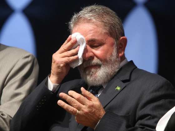Lula chora
