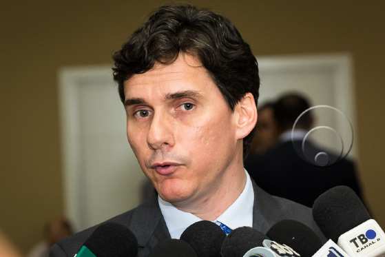 Licença/Mauro Mendes/Rogério Gallo