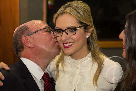 diplomação 2014/Riva/Janaina/despedida/beijo