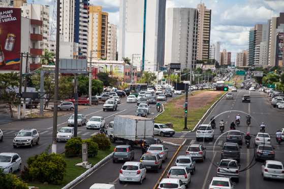 transito/avenida do CPA