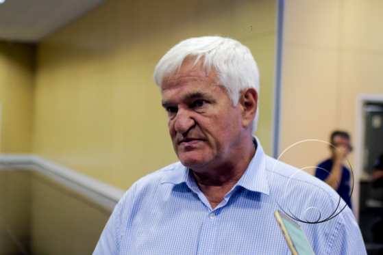 Galvan foi exposto pelo filho no grupo do condomínio.