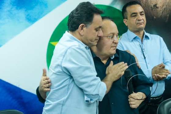 reuniao do PSDB para anuncia pedro taques para reeleição 