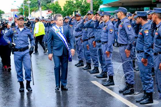 mauro mendes revista a tropa