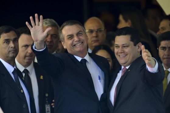 Bolsonaro se reúne com governadores