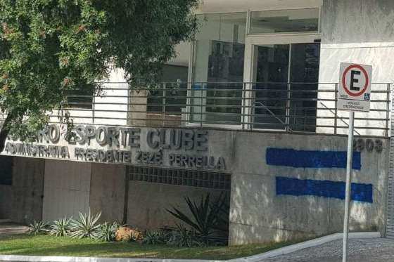 sede cruzdiro pixada