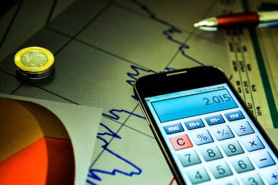 Fam&iacute;lias endividadas - calculadora