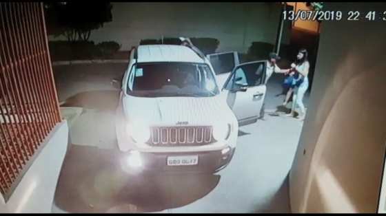 Assaltantes levam carro e bolsas de mulheres em Cuiab?.png