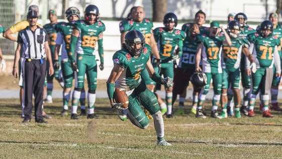 A&ccedil;&atilde;o solid&aacute;ria futebol americano
