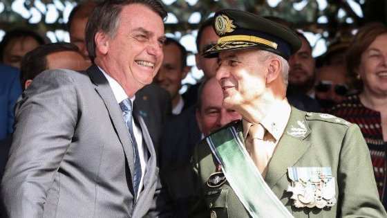 Bolsonaro e militar