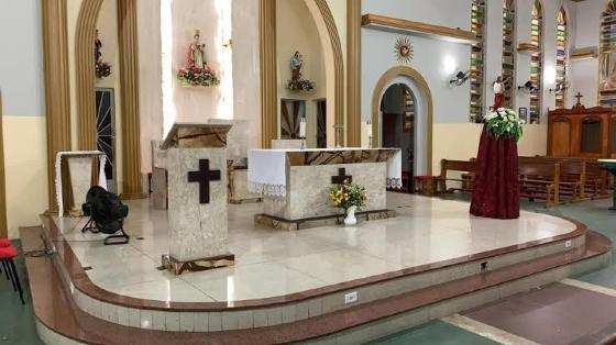 Missa altar igreja 