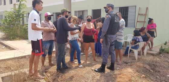 MANIFESTANTE MINHA CASA MINHA VIDA (1).jpeg