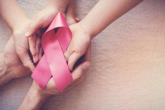 Outubro rosa - cancer de mama.jpg