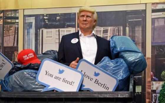 trump estatua