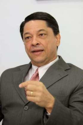 HELCIO GOMES.png
