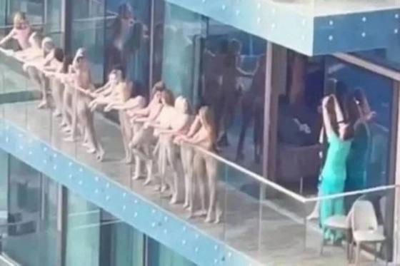 mulheres nuas em dubai