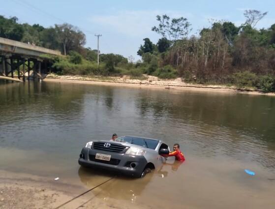 hilux em rio.jpeg