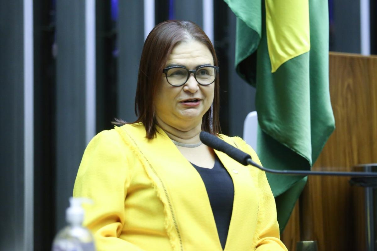 UOL repercute áudio de Rosa Neide | HiperNotícias - Você bem informado