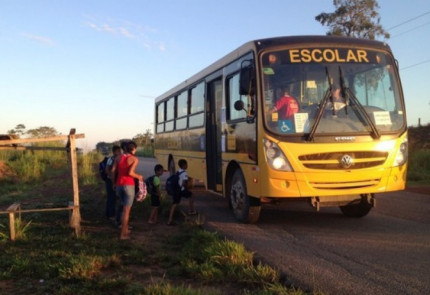 ônibus escolar 