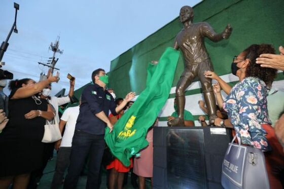 Entrega do est&aacute;dio Dutrinha