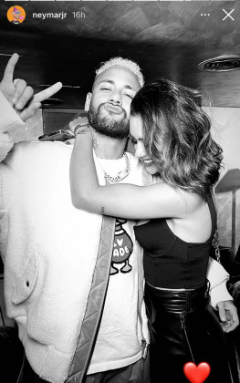 Neymar a namorada