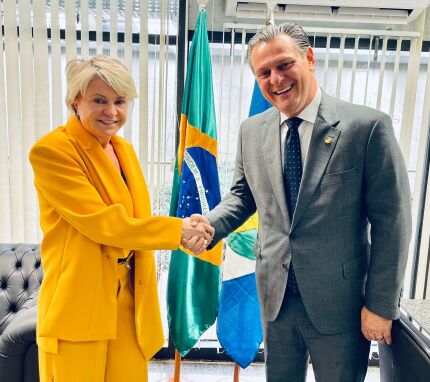 A suplente no Senado, Margareth Buzetti (PP), e o senador Carlos Fávaro (PSD). 