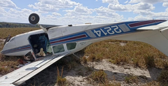 avião