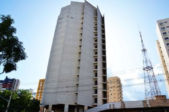 prédio abandona av. do cpa