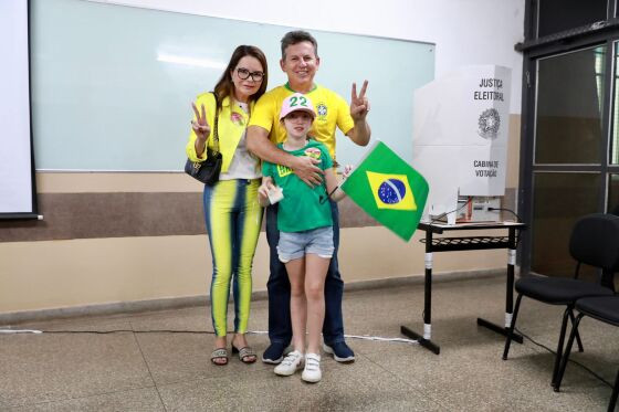 Governador e família votação UFMT