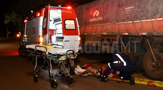 motociclista bate em carreta ROO