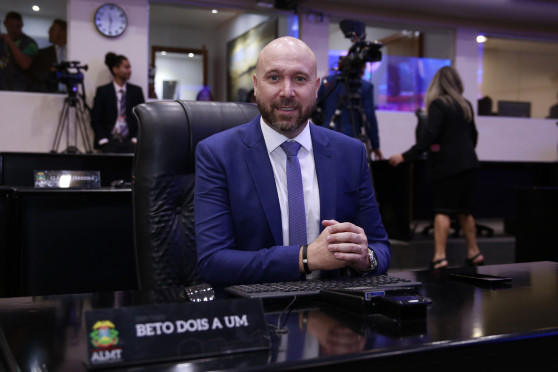 beto dois a um no plenário