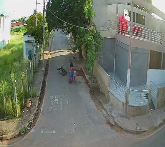 ASSASSINATO DE MULHER NO PEDRA 90