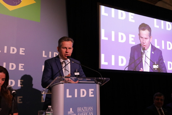 Mauro Mendes no lide em NY