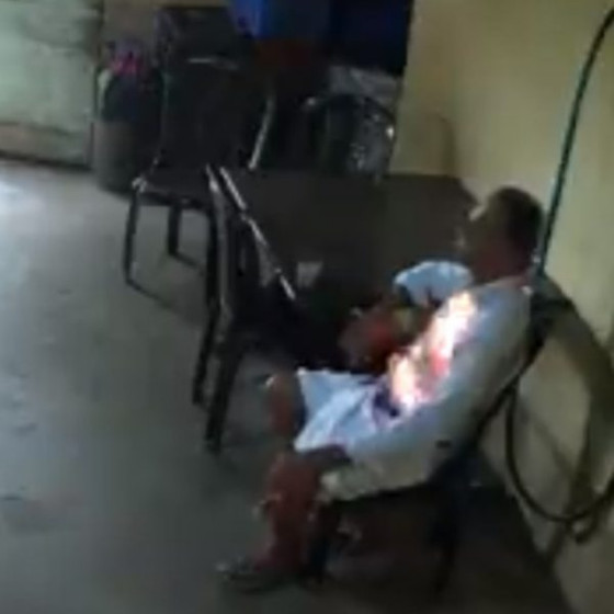 CELULAR EXPLODE NO BOLSO DE IDOSO