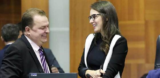MAX E JANAINA