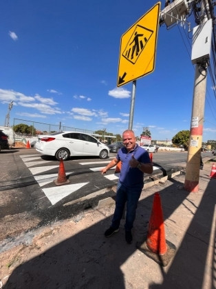 CHICO 2000 CONFERINDO FAIXA PEDIDA PELA AMDE