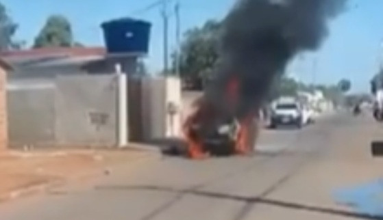 fiat uno poconé.jpg