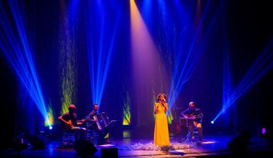 Flavia Wenceslau faz show em Cuiab&aacute;