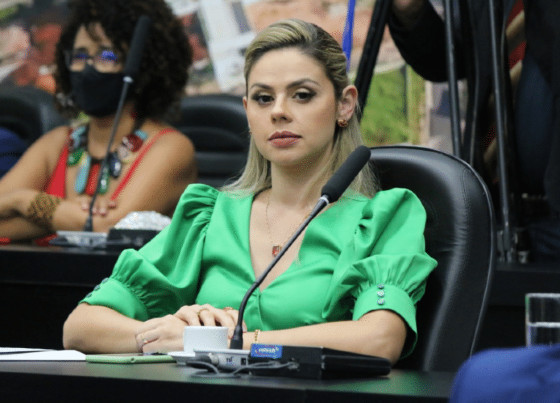  michelly-alencar.