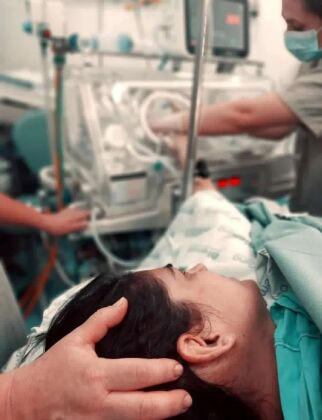 gravida trigemeos quíntuplos nescem