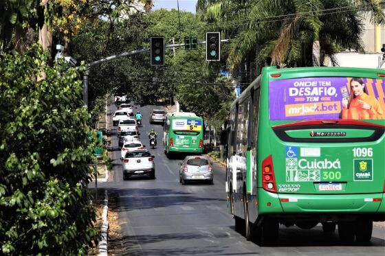 faixa exclusiva de ônibus em Cuiabá