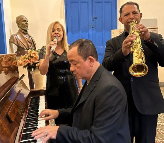 Sarau Literomusical na Casa Barão