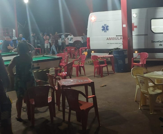 Executados em bar por criminosos em moto 