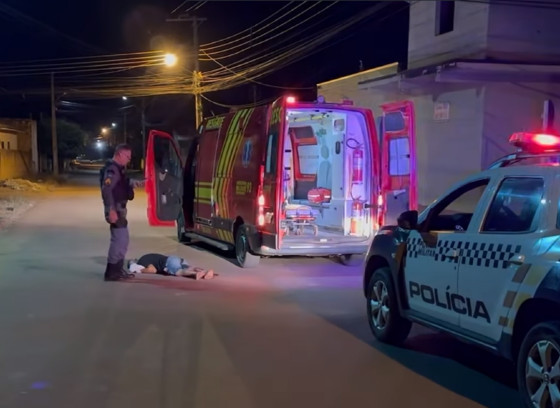 executado a tiros no meio da rua em Pontes e Lacerda