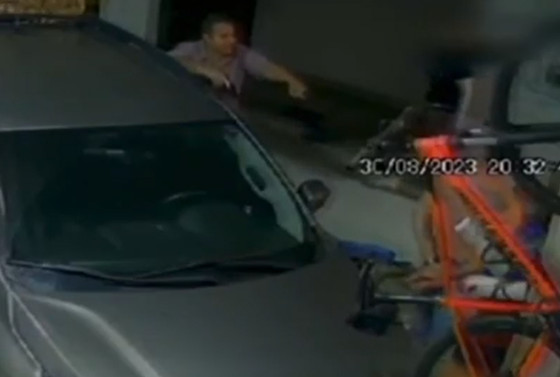 Delegado Bruno França Invadindo casa