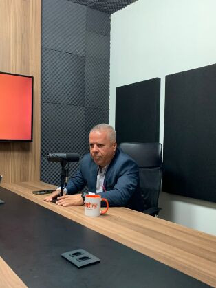 Chico 2000 cortes.jpeg