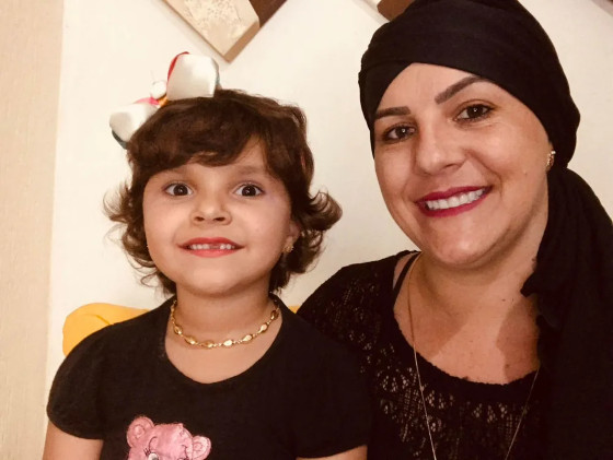 mãe e filha curadas do câncer