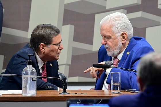 Mauro Carvalho junto ao senador Jaques Wagner
